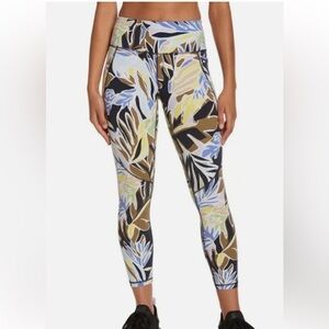Sweaty Betty Power 7/8 leggings. Green Paper Leaf. M. NWT